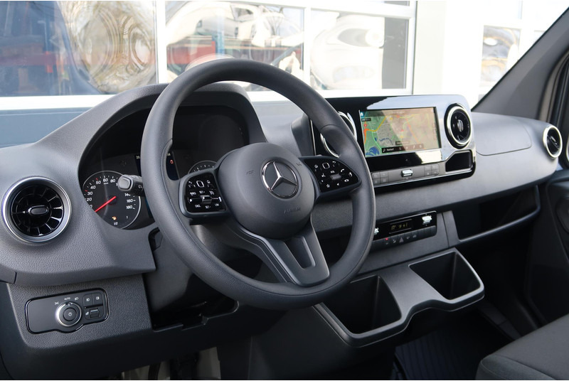 Mercedes-Benz Sprinter 317 CDI L2H2 RWD BPM VRIJ/ AUT/ 3.5T/ LED/ CAMERA/ MBUX/ CRUISE/ CLIMA - Furgão: foto 2 Mercedes-Benz Sprinter 317 CDI L2H2 RWD BPM VRIJ/ AUT/ 3.5T/ LED/ CAMERA/ MBUX/ CRUISE/ CLIMA - Furgão: foto 2