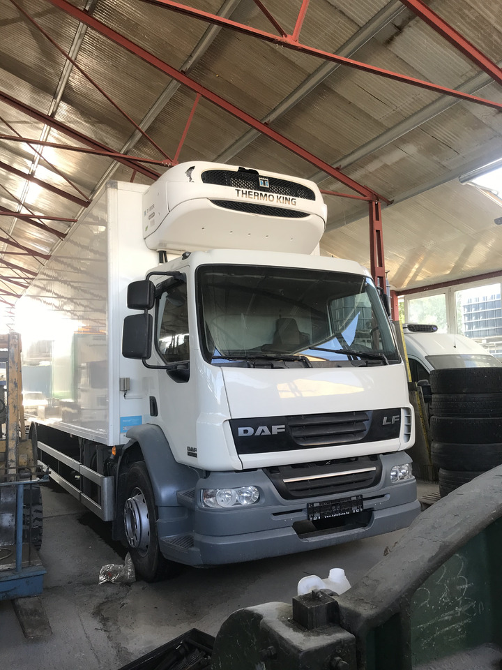 DAF LF 55.220 19T EURO5 THERMOKING T-1000R 3 TEMPERATURE - Caminhão frigorífico: foto 2 DAF LF 55.220 19T EURO5 THERMOKING T-1000R 3 TEMPERATURE - Caminhão frigorífico: foto 2