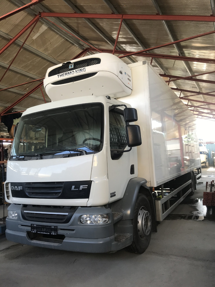 DAF LF 55.220 19T EURO5 THERMOKING T-1000R 3 TEMPERATURE - Caminhão frigorífico: foto 1 DAF LF 55.220 19T EURO5 THERMOKING T-1000R 3 TEMPERATURE - Caminhão frigorífico: foto 1