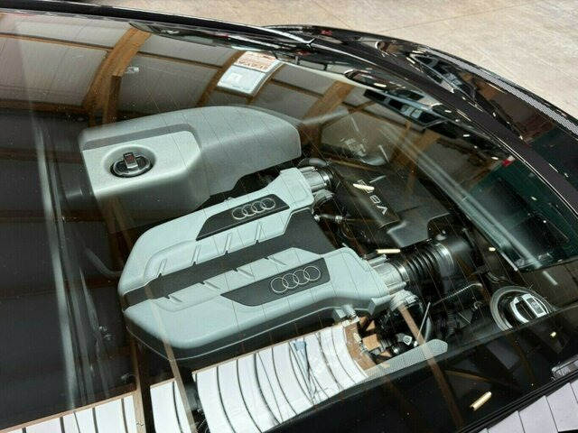 AUDI R8 4.2 FSI V8 quattro Coupé makellos!... - Automóvel: foto 4 AUDI R8 4.2 FSI V8 quattro Coupé makellos!... - Automóvel: foto 4