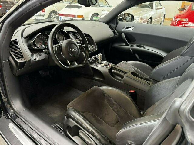 AUDI R8 4.2 FSI V8 quattro Coupé makellos!... - Automóvel: foto 5 AUDI R8 4.2 FSI V8 quattro Coupé makellos!... - Automóvel: foto 5