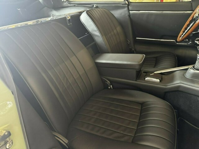 Automóvel JAGUAR E-Type 4.2 Litre Series 1.5 FHC makellos!...: foto 13