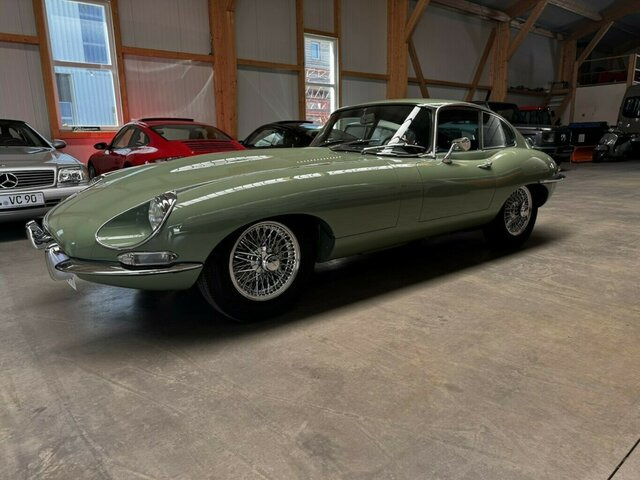 JAGUAR E-Type 4.2 Litre Series 1.5 FHC makellos!... - Automóvel: foto 4 JAGUAR E-Type 4.2 Litre Series 1.5 FHC makellos!... - Automóvel: foto 4