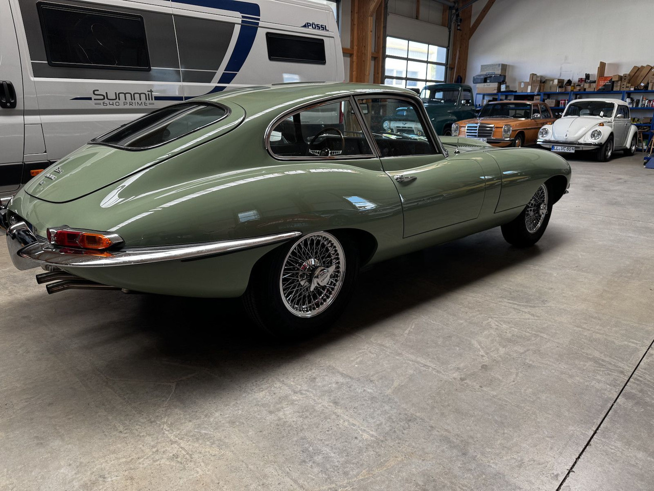 Jaguar E-Type 4.2 Litre Serie 1.5 FHC - Automóvel: foto 5 Jaguar E-Type 4.2 Litre Serie 1.5 FHC - Automóvel: foto 5