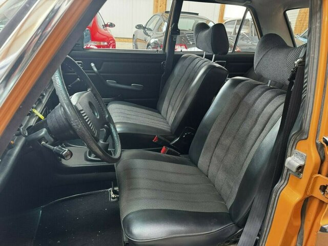 MERCEDES-BENZ 200 D/8 W115... - Sedã: foto 4 MERCEDES-BENZ 200 D/8 W115... - Sedã: foto 4