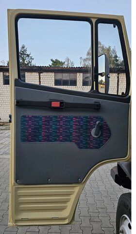 Campervan MERCEDES-BENZ 814 DA T2 Vario 4x4 Allrad...: foto 13 Campervan MERCEDES-BENZ 814 DA T2 Vario 4x4 Allrad...: foto 13