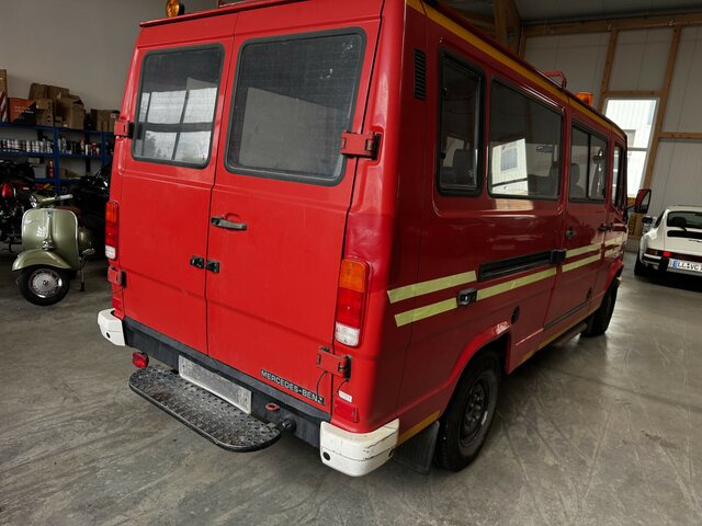 MERCEDES-BENZ T1 310 D Bremer Kombi Feuerwehr1. Hand - Automóvel: foto 4 MERCEDES-BENZ T1 310 D Bremer Kombi Feuerwehr1. Hand - Automóvel: foto 4