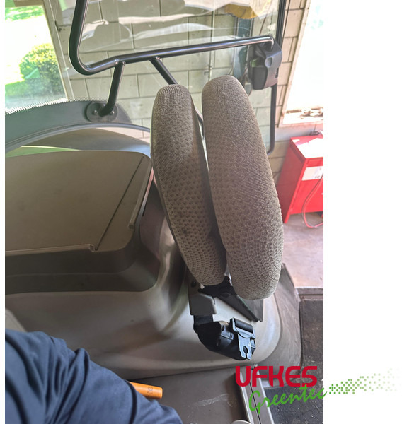 Trator John Deere 6215 R: foto 9