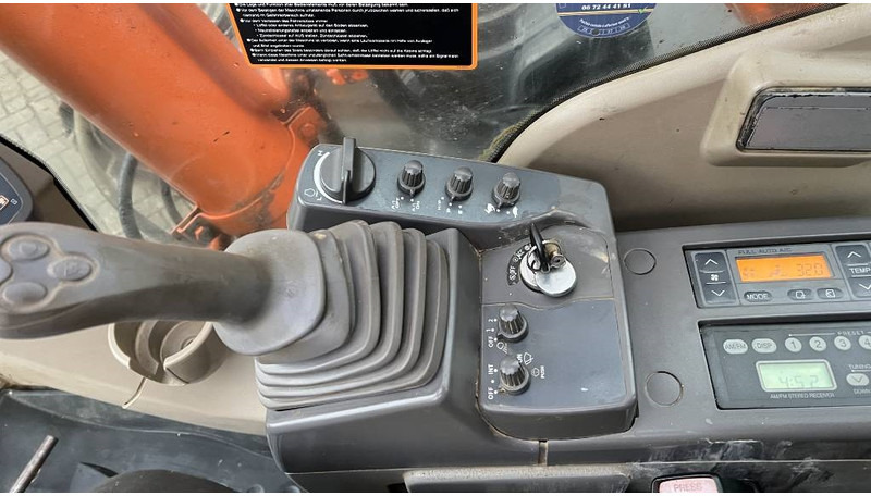 Escavadora de rastos Hitachi ZX 250 LC N-3: foto 14 Escavadora de rastos Hitachi ZX 250 LC N-3: foto 14