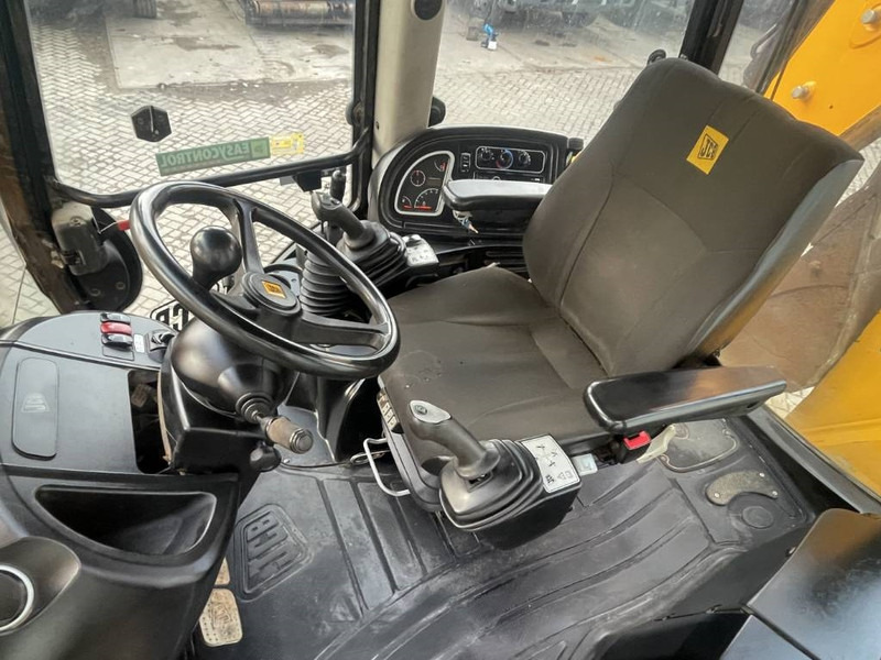 Retroescavadeira JCB 3 CX: foto 12
