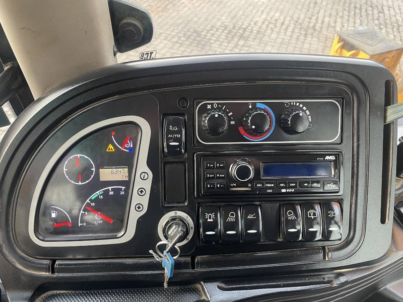 Retroescavadeira JCB 3 CX: foto 15