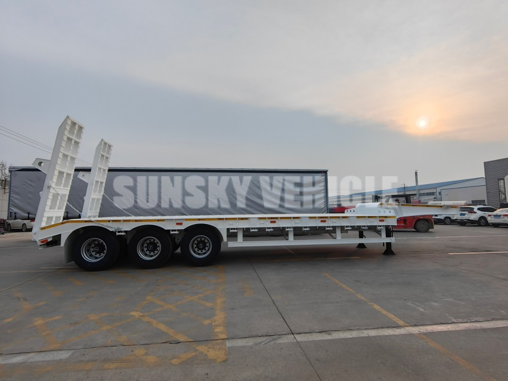 SUNSKY 3 Axle 40 Tons gooseneck lowbed trailer - Semireboque baixa: foto 5 SUNSKY 3 Axle 40 Tons gooseneck lowbed trailer - Semireboque baixa: foto 5