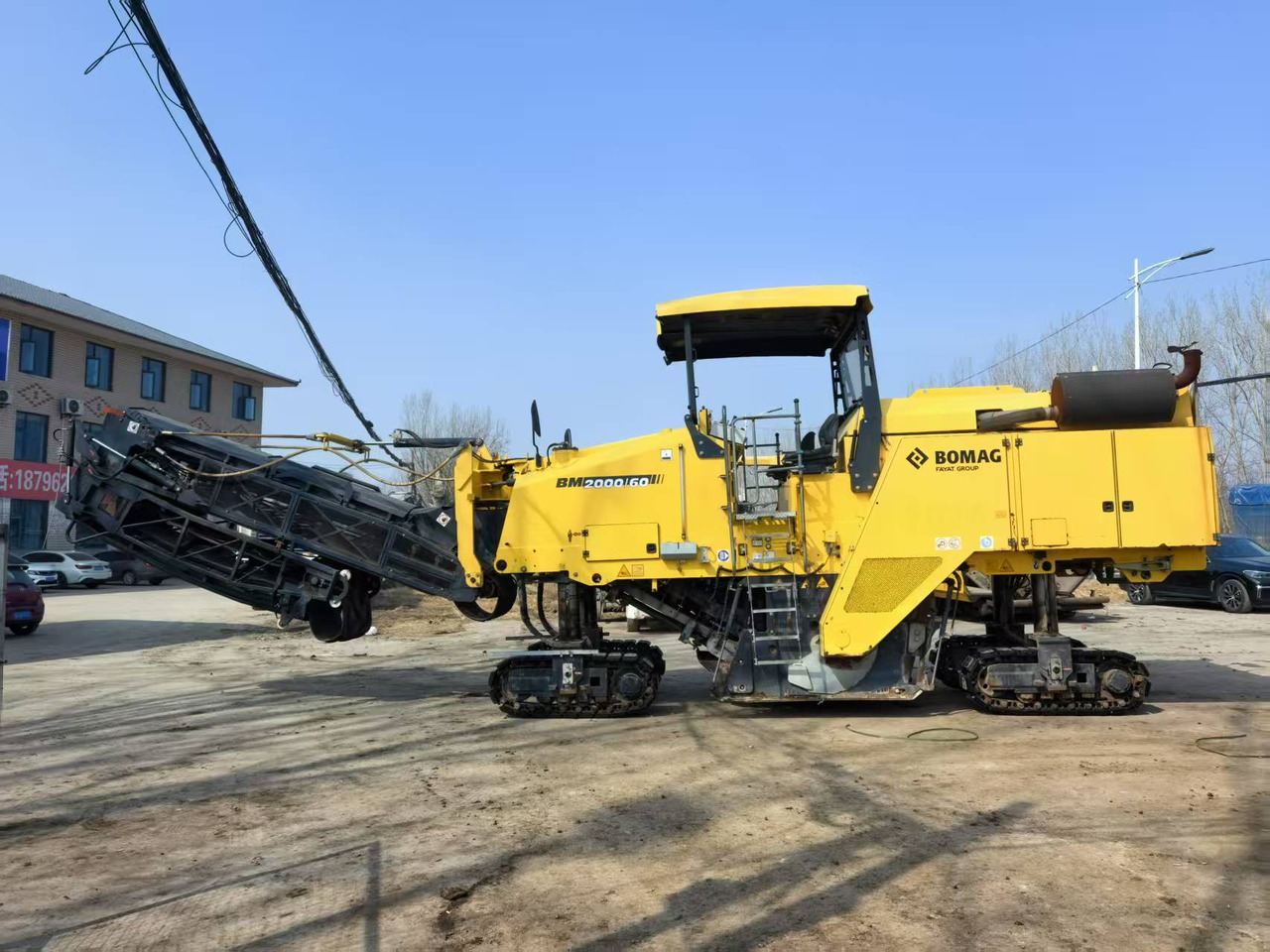 BOMAG Second Hand Asphalt Milling Machine BM2000/60 Asphalt Cold Milling Machine Price - Aplainadora (Fresadora): foto 2 BOMAG Second Hand Asphalt Milling Machine BM2000/60 Asphalt Cold Milling Machine Price - Aplainadora (Fresadora): foto 2