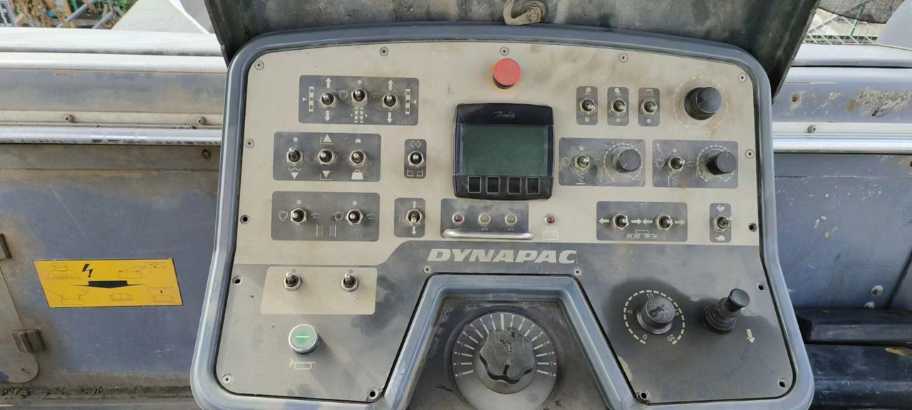Acabadora DYNAPAC F3030 Used Asphalt Paver For Sale: foto 8