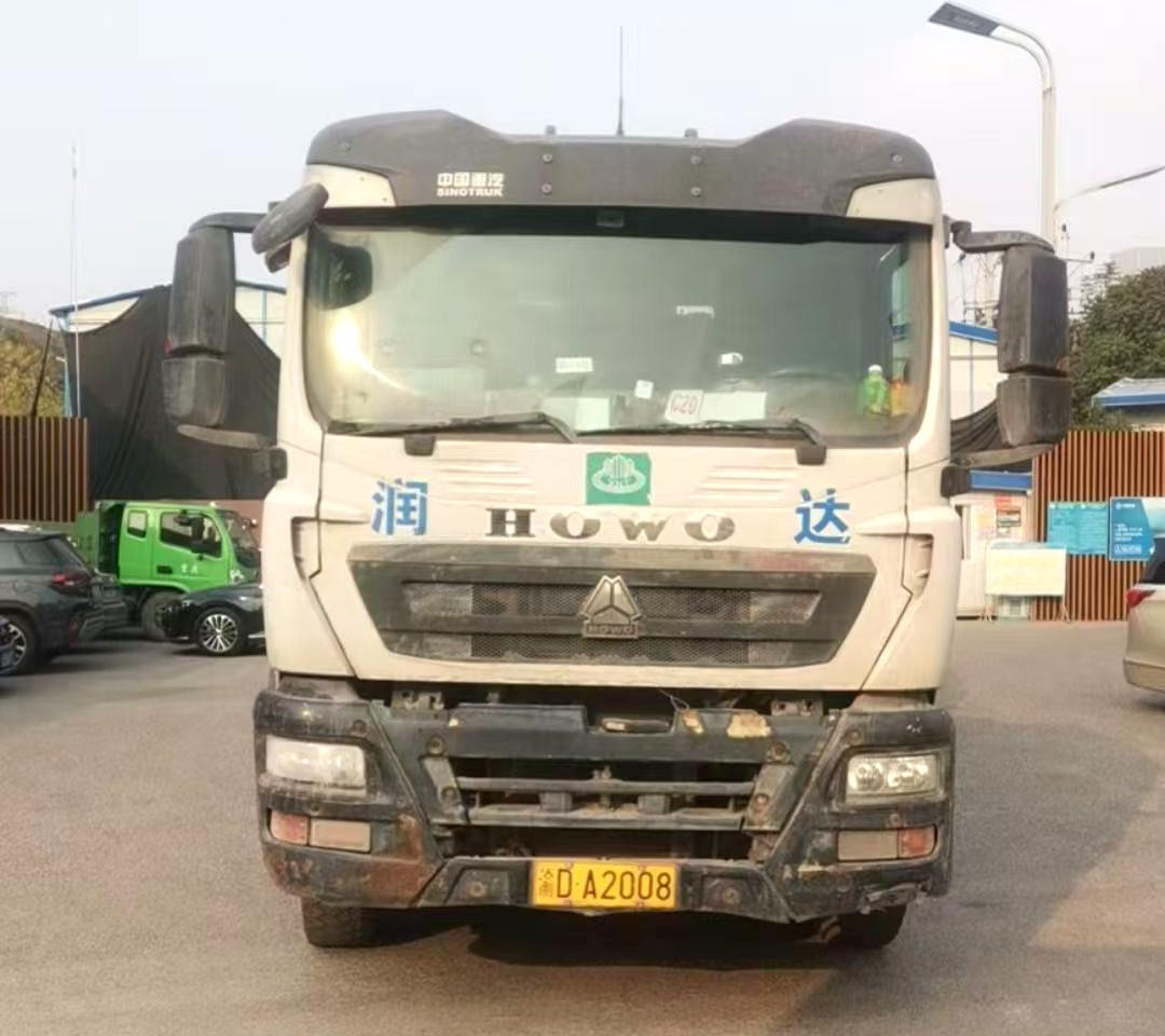 XCMG Factory Concrete Truck Mixer Drum 12m³ G4804B Concrete Machinery Mobile cConcrete Mixer Truck - Caminhão betoneira: foto 3 XCMG Factory Concrete Truck Mixer Drum 12m³ G4804B Concrete Machinery Mobile cConcrete Mixer Truck - Caminhão betoneira: foto 3