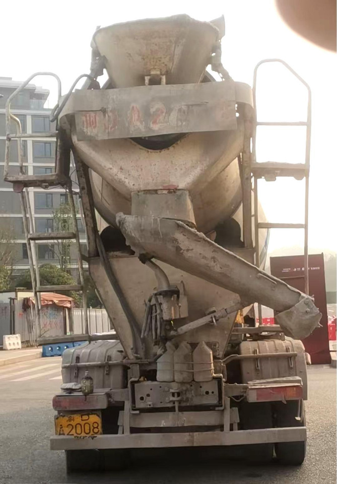 XCMG Factory Concrete Truck Mixer Drum 12m³ G4804B Concrete Machinery Mobile cConcrete Mixer Truck - Caminhão betoneira: foto 4 XCMG Factory Concrete Truck Mixer Drum 12m³ G4804B Concrete Machinery Mobile cConcrete Mixer Truck - Caminhão betoneira: foto 4