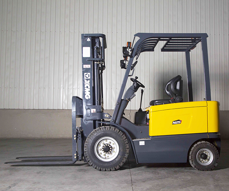 XCMG Official 1.5 ton 2ton 2.5tons 3 tons 3.5T 4 Wheel Electric Forklift - Empilhadeira elétrica: foto 2 XCMG Official 1.5 ton 2ton 2.5tons 3 tons 3.5T 4 Wheel Electric Forklift - Empilhadeira elétrica: foto 2