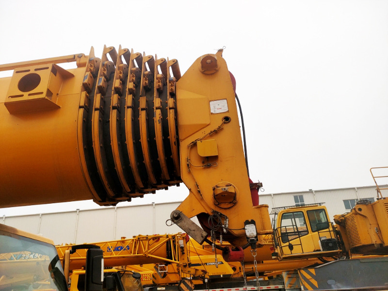 XCMG Official 130t Second Hand All Terrain Mobile Crane XCA130L8C Hydraulic Arm Crane Price List - Grua todo o terreno: foto 5 XCMG Official 130t Second Hand All Terrain Mobile Crane XCA130L8C Hydraulic Arm Crane Price List - Grua todo o terreno: foto 5