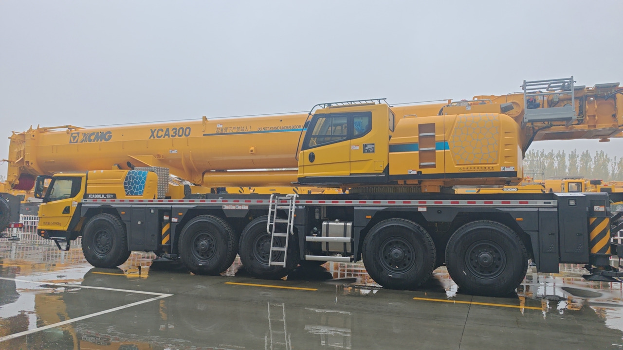 XCMG Official 2024 Year Pick Up Truck Crane 300t XCA300L8_1 Mobile All Terrain Crane Price - Grua todo o terreno: foto 3 XCMG Official 2024 Year Pick Up Truck Crane 300t XCA300L8_1 Mobile All Terrain Crane Price - Grua todo o terreno: foto 3