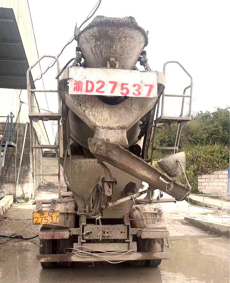 XCMG Official Concrete Machinery Mixer 12m³ G4804B Used Concrete Mixer Truck - Caminhão betoneira: foto 4 XCMG Official Concrete Machinery Mixer 12m³ G4804B Used Concrete Mixer Truck - Caminhão betoneira: foto 4