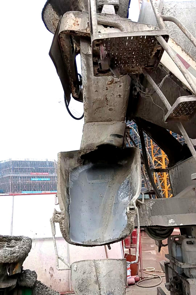 XCMG Official G4804B Second Hand Concrete Mixer Cement Truck 12m³ Cement Mixer Sale - Caminhão betoneira: foto 5 XCMG Official G4804B Second Hand Concrete Mixer Cement Truck 12m³ Cement Mixer Sale - Caminhão betoneira: foto 5