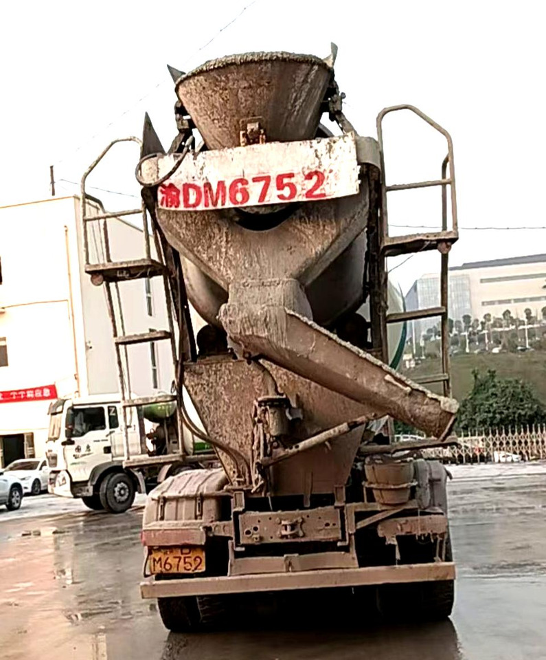 XCMG Official G4804B Second Hand Mobile Concrete Mixer Truck 12m³ Construction Cement Mixer - Caminhão betoneira: foto 5 XCMG Official G4804B Second Hand Mobile Concrete Mixer Truck 12m³ Construction Cement Mixer - Caminhão betoneira: foto 5