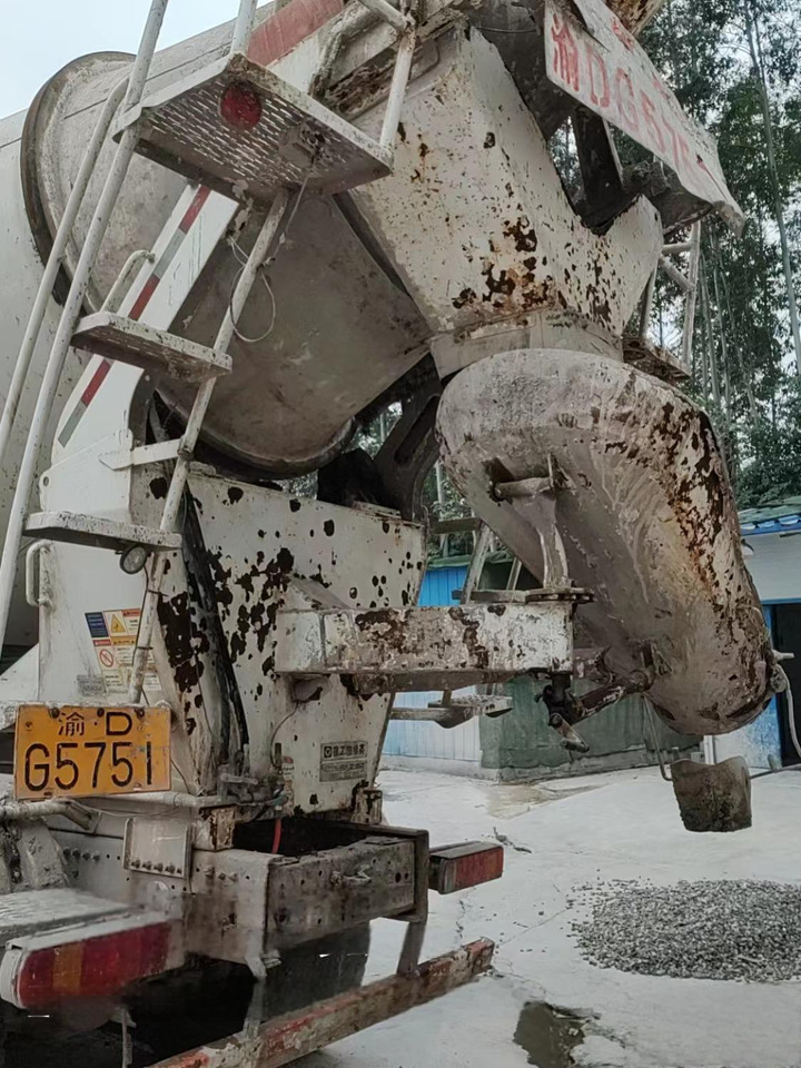 XCMG Official G4804B Used Cement Concrete Mixer 12m³ Concrete Mixer Truck HOWO - Caminhão betoneira: foto 4 XCMG Official G4804B Used Cement Concrete Mixer 12m³ Concrete Mixer Truck HOWO - Caminhão betoneira: foto 4