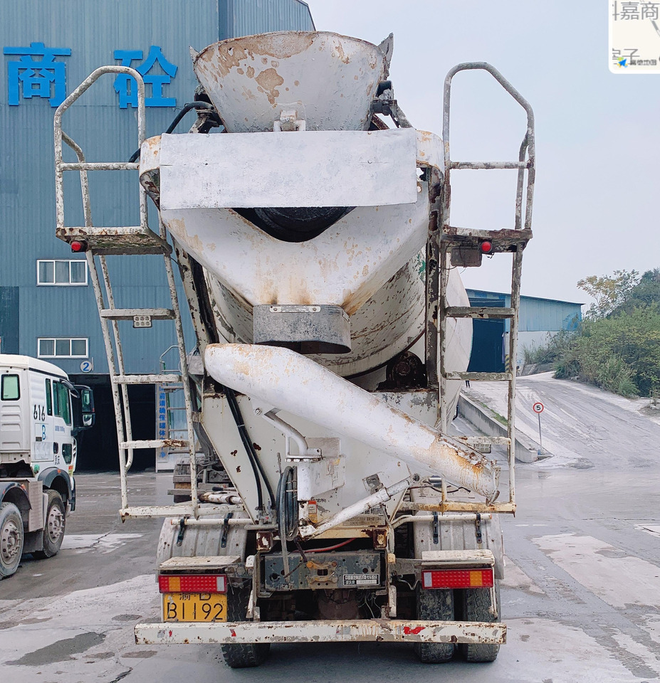 XCMG Official G4806E HOWO Cement Concrete Mixer Used 12 Cubic Meters Concrete Mixer Cement Truck - Caminhão betoneira: foto 4 XCMG Official G4806E HOWO Cement Concrete Mixer Used 12 Cubic Meters Concrete Mixer Cement Truck - Caminhão betoneira: foto 4