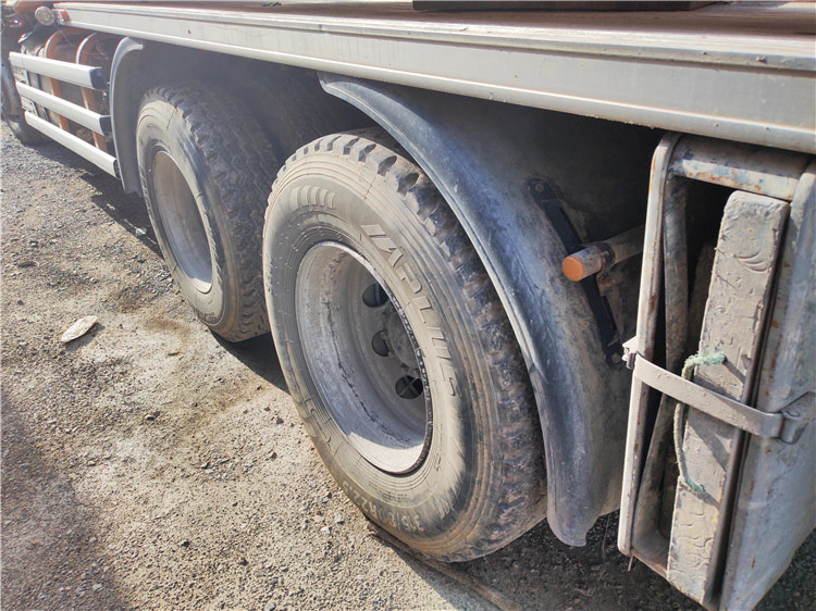 XCMG Official Hb60K 2016 Year Used 56m Truck-Mounted Concrete Pump Truck for Sale - Autobomba de betão: foto 5 XCMG Official Hb60K 2016 Year Used 56m Truck-Mounted Concrete Pump Truck for Sale - Autobomba de betão: foto 5