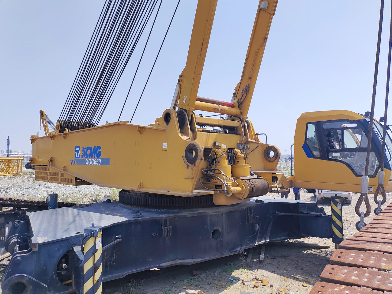XCMG Official Hydraulic Lifting Crawler Crane XGC650 650 Used Mobile Crane Price For Sale - Guindaste sobre esteiras: foto 4 XCMG Official Hydraulic Lifting Crawler Crane XGC650 650 Used Mobile Crane Price For Sale - Guindaste sobre esteiras: foto 4
