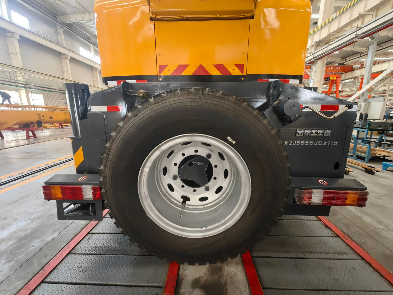 XCMG Official Mobile Crane Machine XCT110 110t Used Truck Crane For Sale - Guindaste móvel: foto 3 XCMG Official Mobile Crane Machine XCT110 110t Used Truck Crane For Sale - Guindaste móvel: foto 3