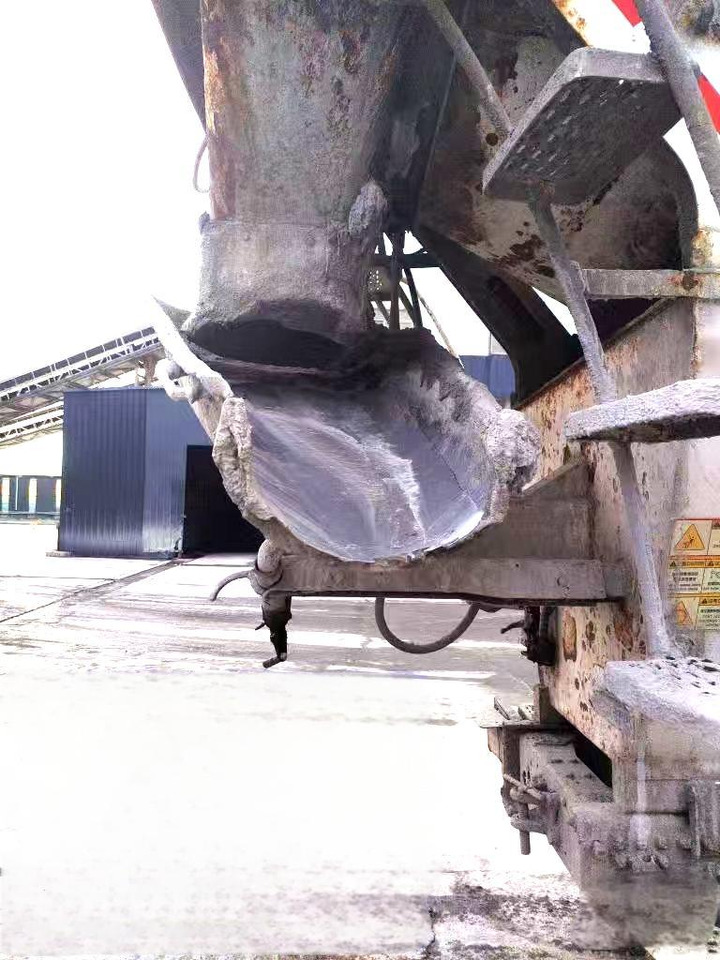 Locação de  XCMG Official Second Hand Cement Mixer Machine G4804B 12m³ Concrete Mixer Truck Price XCMG Official Second Hand Cement Mixer Machine G4804B 12m³ Concrete Mixer Truck Price: foto 6