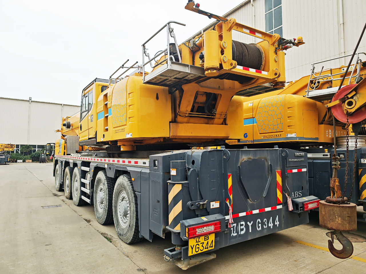 XCMG Official Second Hand Pickup Truck Crane XCA200L8 200 Ton 8-Section Arm Mobile Crane Machine - Grua todo o terreno: foto 3 XCMG Official Second Hand Pickup Truck Crane XCA200L8 200 Ton 8-Section Arm Mobile Crane Machine - Grua todo o terreno: foto 3