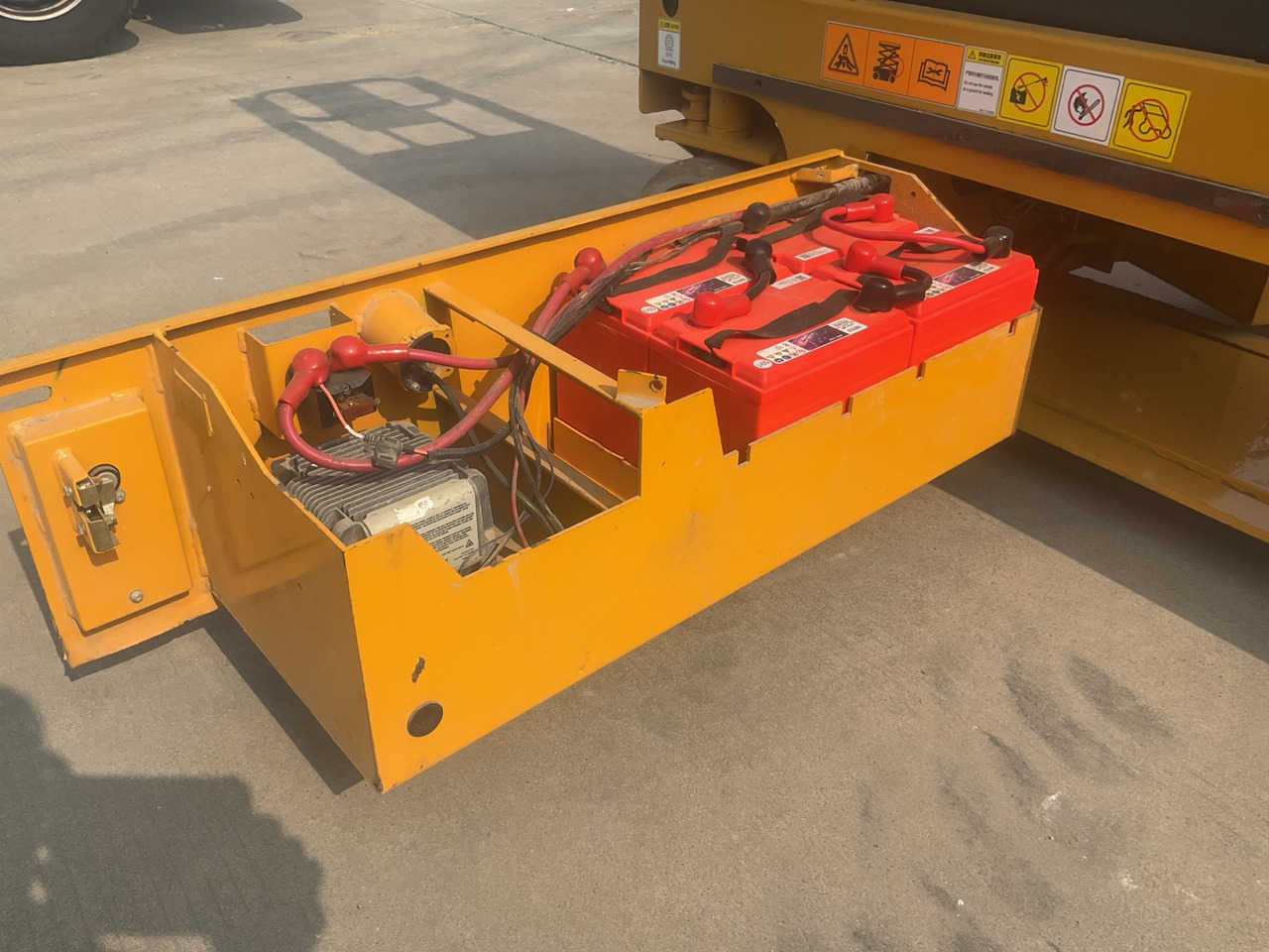 Locação de  XCMG Official Used Aerial Work Platform Lift GTJZ0808 8m Hydraulic Scissor Lift Price XCMG Official Used Aerial Work Platform Lift GTJZ0808 8m Hydraulic Scissor Lift Price: foto 7
