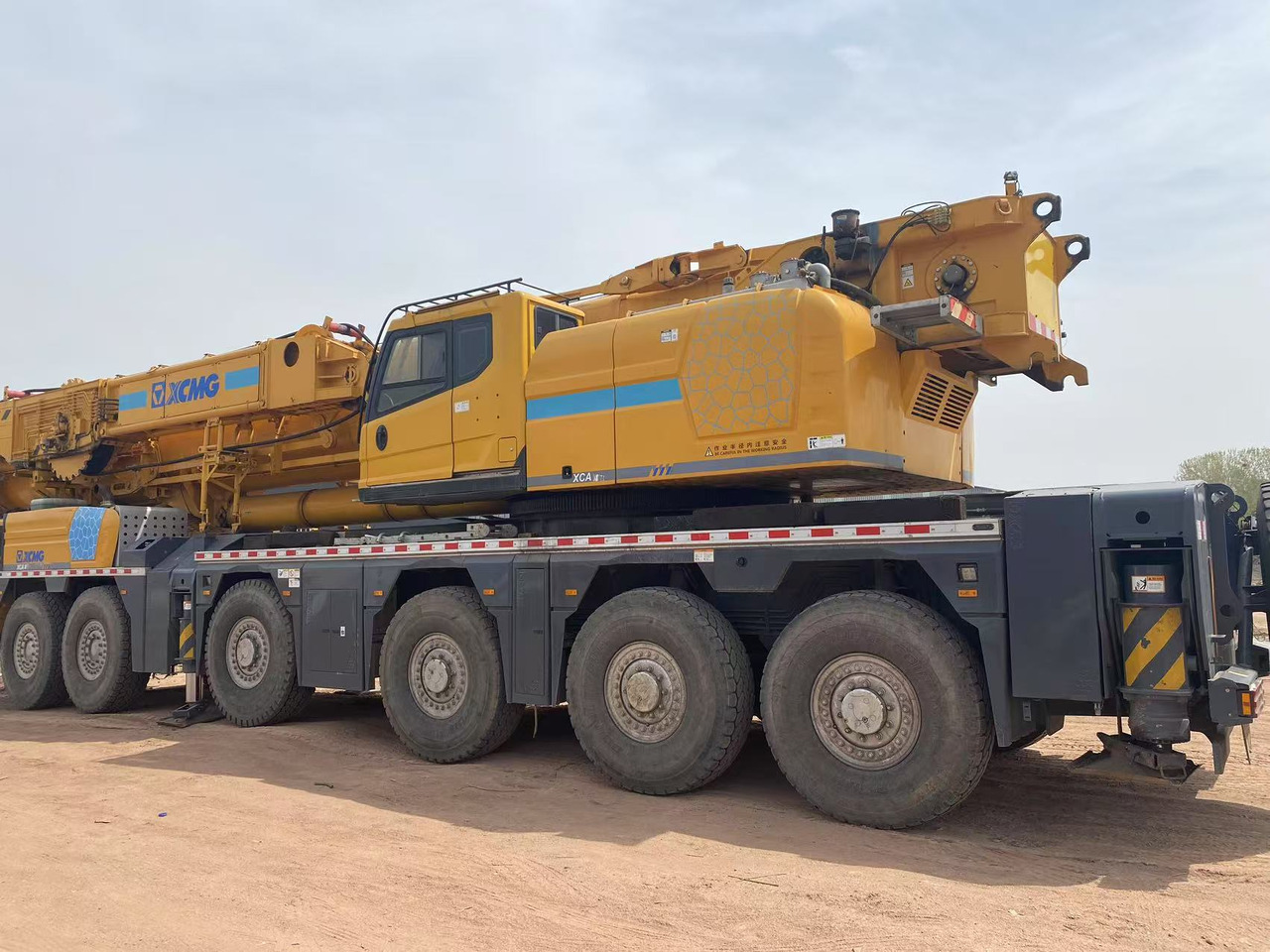 XCMG Official Used All Terrain Crane XCA300-1 300 Ton Mobile Crane Price - Grua todo o terreno: foto 3 XCMG Official Used All Terrain Crane XCA300-1 300 Ton Mobile Crane Price - Grua todo o terreno: foto 3