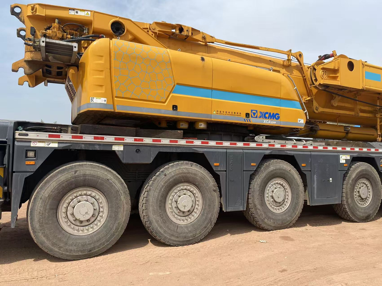 XCMG Official Used All Terrain Crane XCA300-1 300 Ton Mobile Crane Price - Grua todo o terreno: foto 5 XCMG Official Used All Terrain Crane XCA300-1 300 Ton Mobile Crane Price - Grua todo o terreno: foto 5