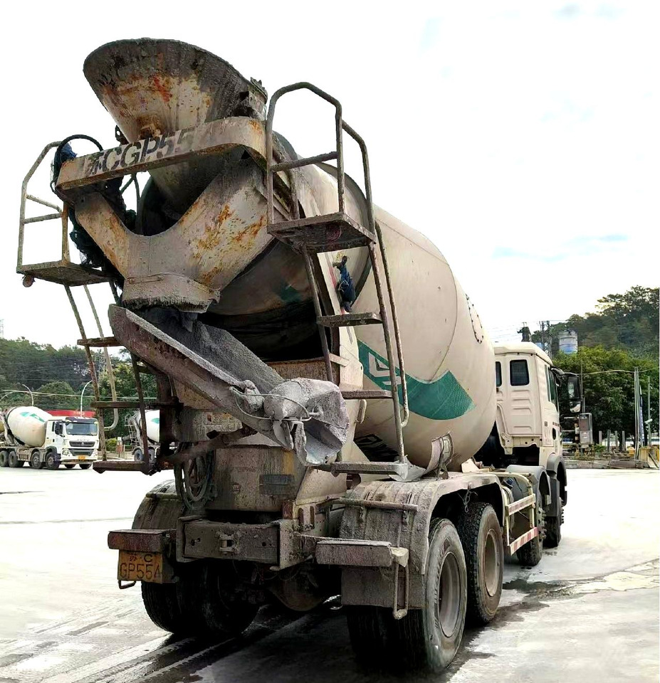 XCMG Official Used Concrete Mixer Truck HOWO G4802D 12m³ Cement Mixer Truck Price - Caminhão betoneira: foto 3 XCMG Official Used Concrete Mixer Truck HOWO G4802D 12m³ Cement Mixer Truck Price - Caminhão betoneira: foto 3