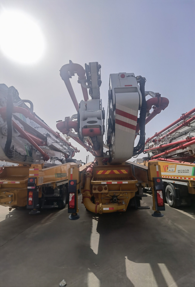 XCMG Official Used Diesel Concrete Pump 62m HB62V Truck-mounted Concrete Pump Hot Sale - Autobomba de betão: foto 5 XCMG Official Used Diesel Concrete Pump 62m HB62V Truck-mounted Concrete Pump Hot Sale - Autobomba de betão: foto 5