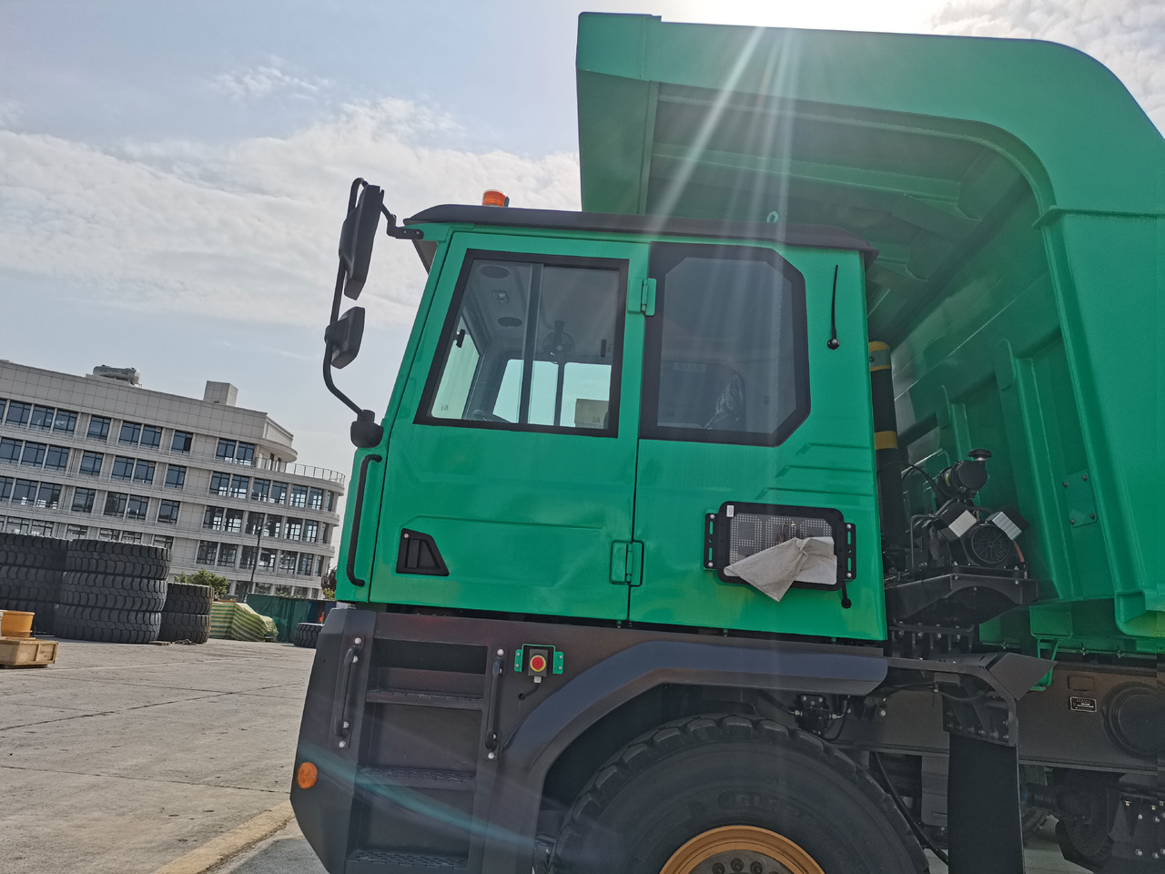 XCMG Official Used Dump Trucks 6x4 XDR80TE 72 Ton China Tipper Trucks For Sale - Dumper: foto 4 XCMG Official Used Dump Trucks 6x4 XDR80TE 72 Ton China Tipper Trucks For Sale - Dumper: foto 4
