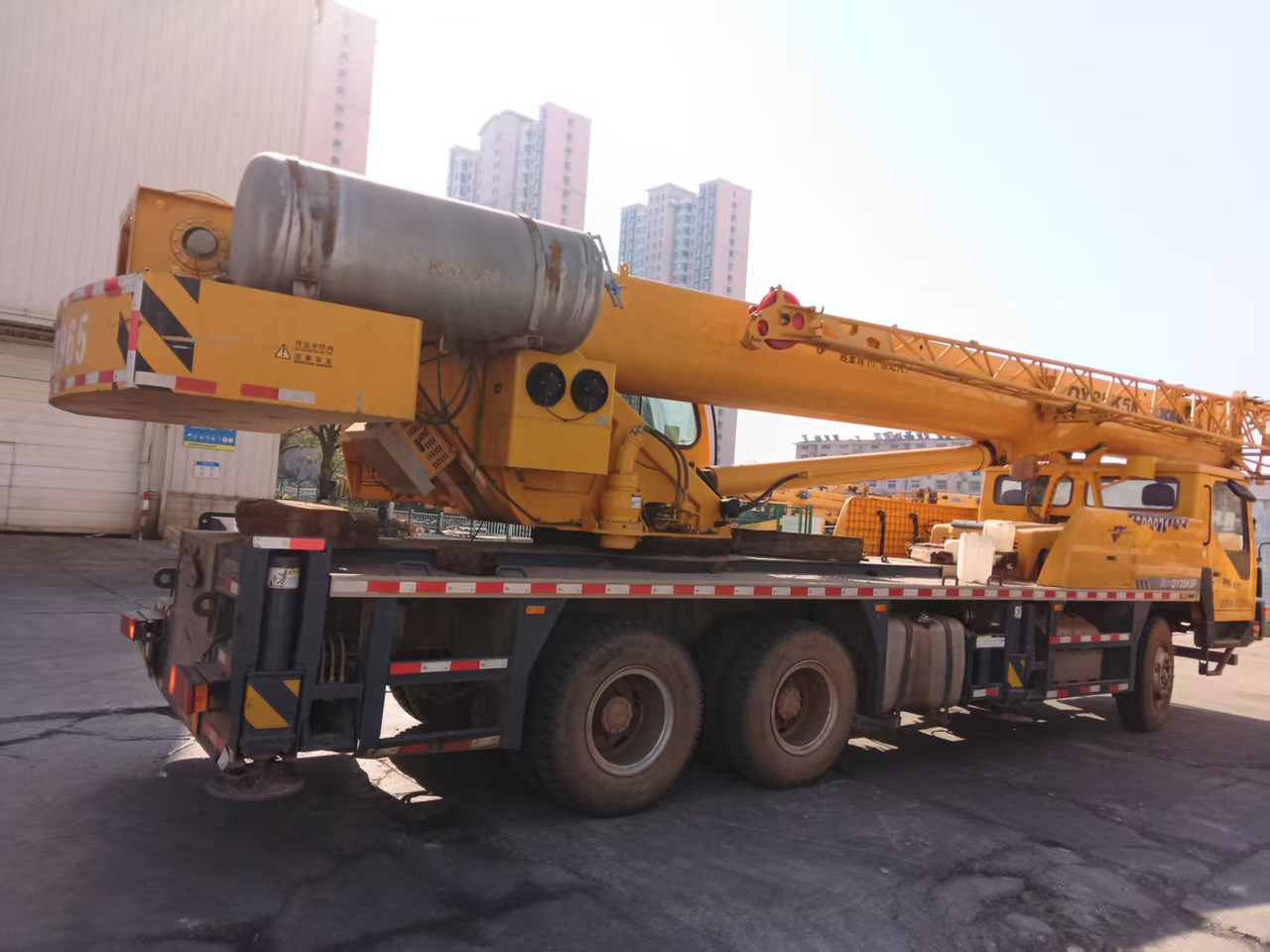 XCMG Official Used Pickup Truck Crane 25 Ton Small Mobile Crane Truck Hot Sale - Guindaste móvel: foto 3 XCMG Official Used Pickup Truck Crane 25 Ton Small Mobile Crane Truck Hot Sale - Guindaste móvel: foto 3
