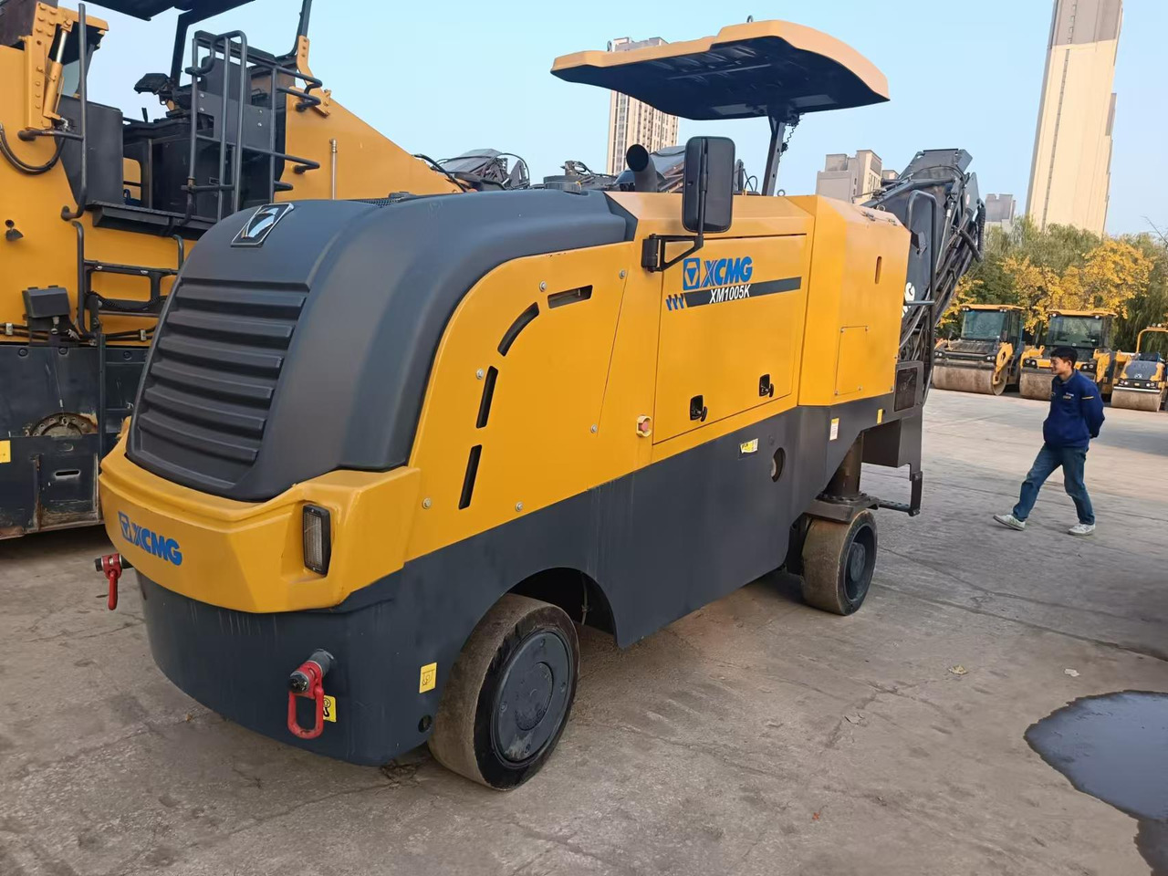 XCMG Official Used Road Asphalt Milling Machine XM1005K Asphalt Cold Planer Machine Price For Sale - Aplainadora (Fresadora): foto 2 XCMG Official Used Road Asphalt Milling Machine XM1005K Asphalt Cold Planer Machine Price For Sale - Aplainadora (Fresadora): foto 2