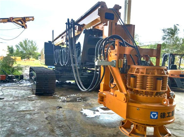 XCMG Official Xr220d 2017 Year Small Track Drilling Rig Used Hydraulic Rotary Drill Rig Price - Máquina de perfuração: foto 2 XCMG Official Xr220d 2017 Year Small Track Drilling Rig Used Hydraulic Rotary Drill Rig Price - Máquina de perfuração: foto 2