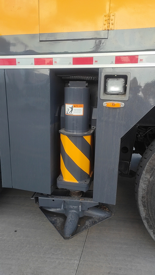 XCMG Truck crane Second Hand mobile hydraulic crane QAY160 Used - Guindaste móvel: foto 2 XCMG Truck crane Second Hand mobile hydraulic crane QAY160 Used - Guindaste móvel: foto 2