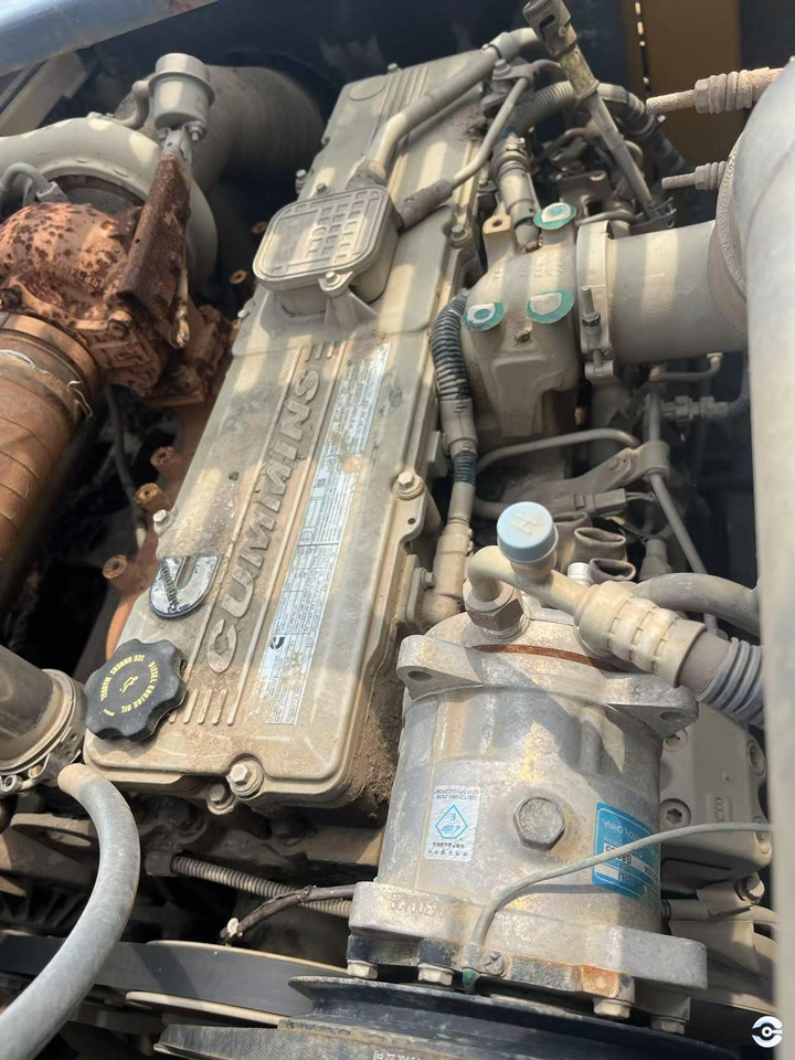 XCMG XR220D mobile crawler rotary drilling rig 25m - Máquina de perfuração: foto 4 XCMG XR220D mobile crawler rotary drilling rig 25m - Máquina de perfuração: foto 4