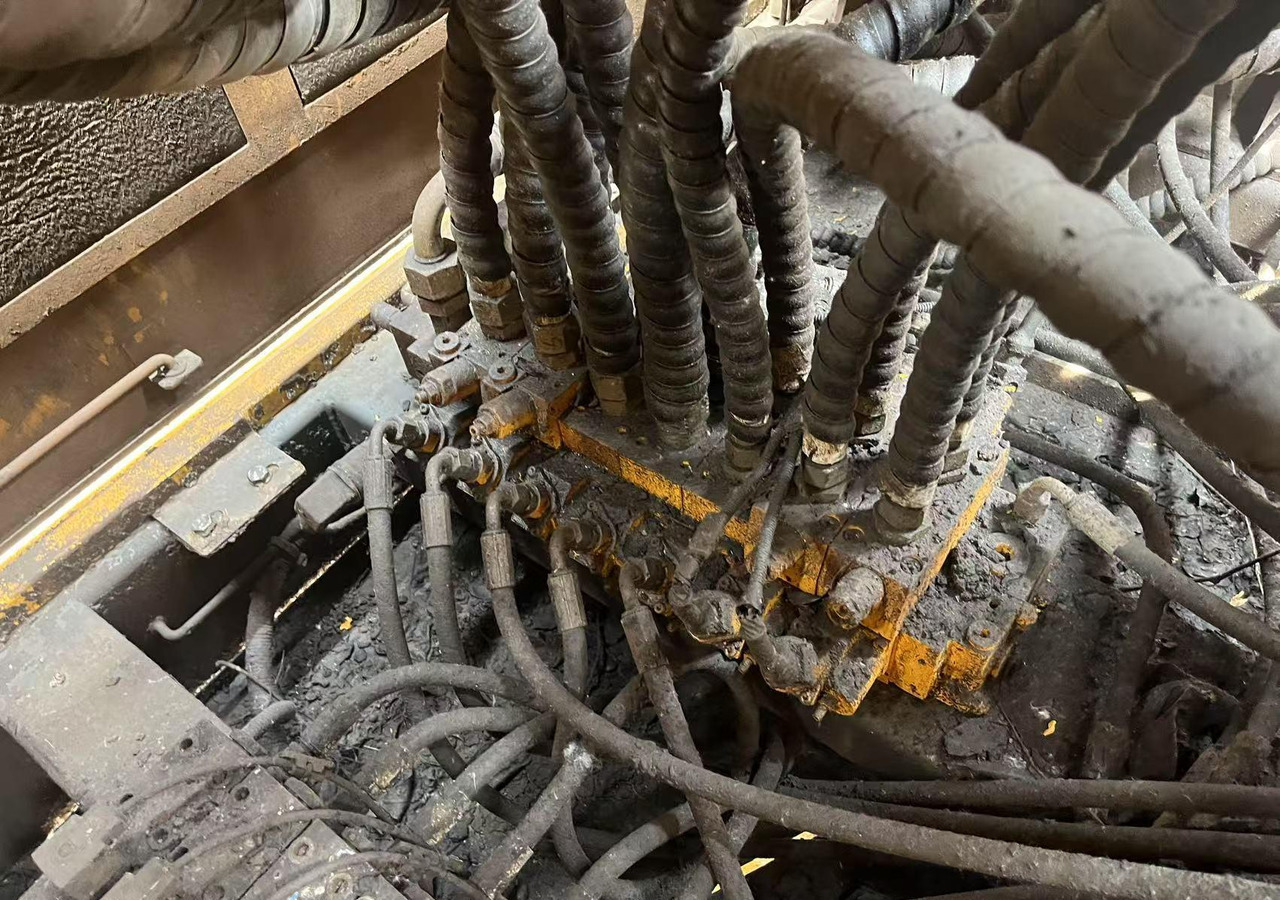 XCMG XR220D mobile crawler rotary drilling rig 25m - Máquina de perfuração: foto 2 XCMG XR220D mobile crawler rotary drilling rig 25m - Máquina de perfuração: foto 2