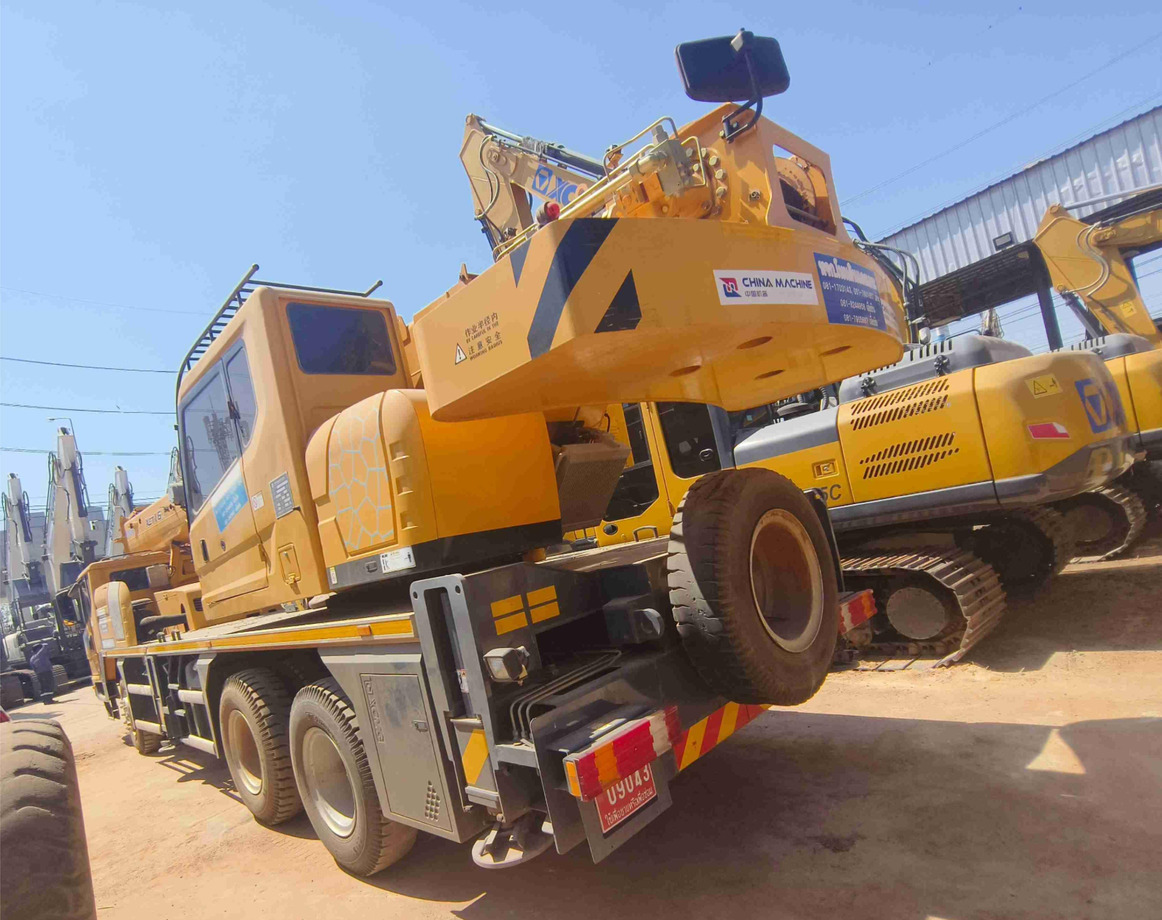 XCMG official second hand 4-Section Telescopic crane truck XCT16_Y - Guindaste móvel: foto 4 XCMG official second hand 4-Section Telescopic crane truck XCT16_Y - Guindaste móvel: foto 4