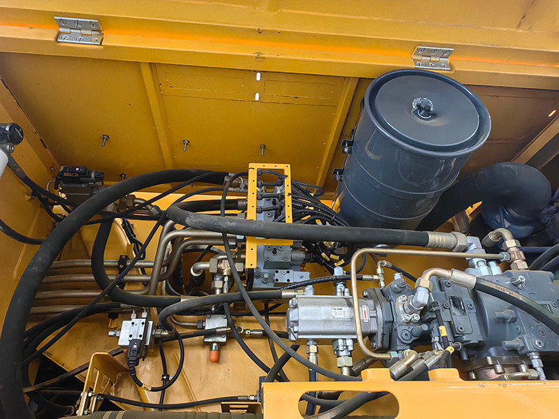 XCMG used XCT110 110ton telescopic boom truck crane mobile for sale - Guindaste: foto 4 XCMG used XCT110 110ton telescopic boom truck crane mobile for sale - Guindaste: foto 4