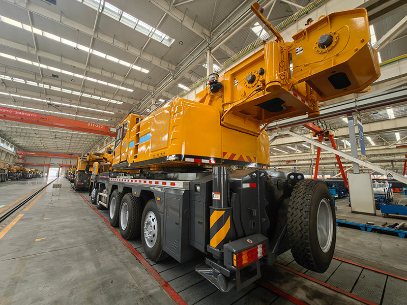 XCMG used XCT110 110ton telescopic boom truck crane mobile for sale - Guindaste: foto 2 XCMG used XCT110 110ton telescopic boom truck crane mobile for sale - Guindaste: foto 2