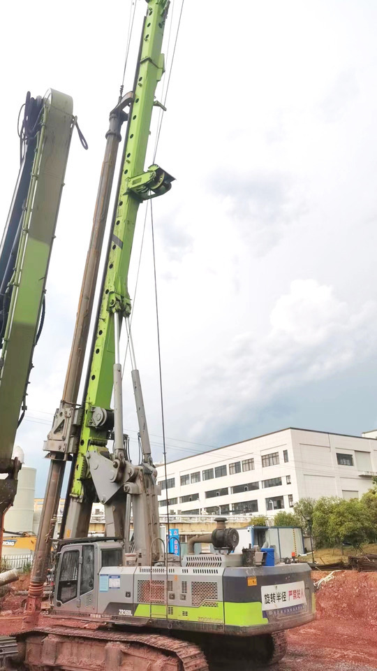 Zoomlion ZR360L used 2022 Rotary Drilling Rig price - Máquina de perfuração: foto 5 Zoomlion ZR360L used 2022 Rotary Drilling Rig price - Máquina de perfuração: foto 5