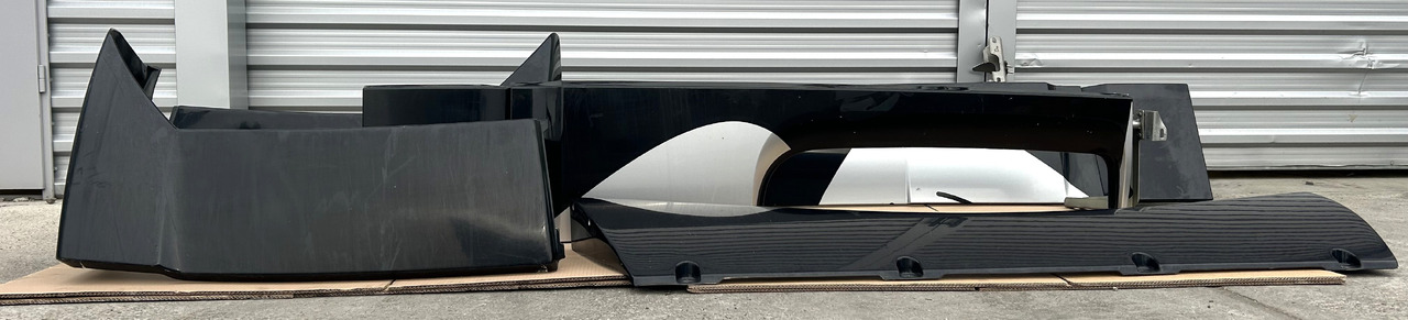 DAF A SET OF DAF XF 106 SPOILER - Peça universal: foto 2 DAF A SET OF DAF XF 106 SPOILER - Peça universal: foto 2